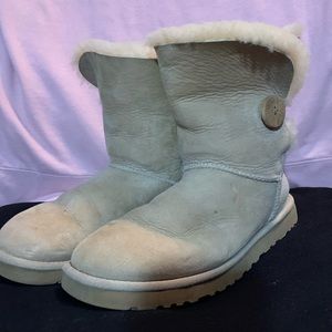 Tan Ugg Fuzzy Boots